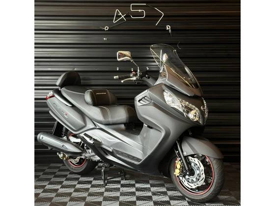 DAFRA MAXSYM 400i 